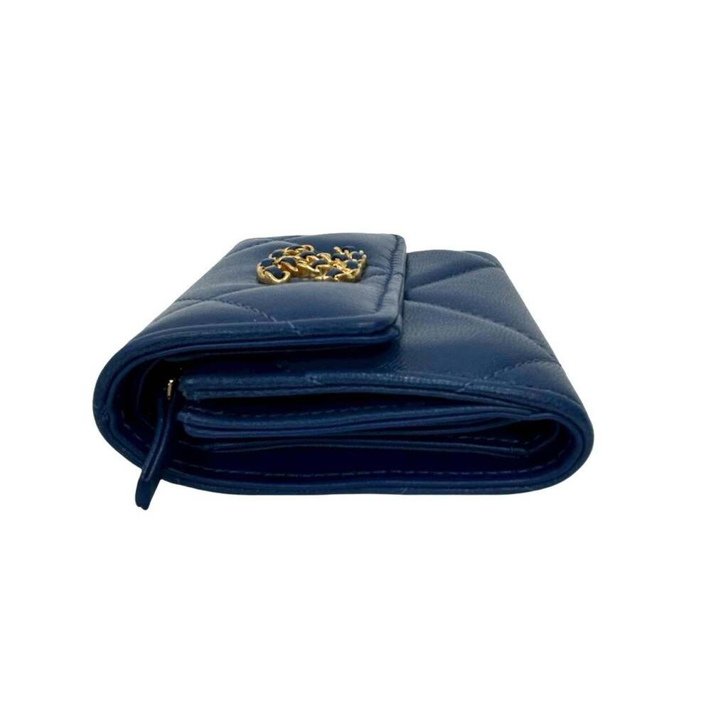 CHANEL Authentic Blue Lambskin Leather Logo Wallet - Picture 4 of 10